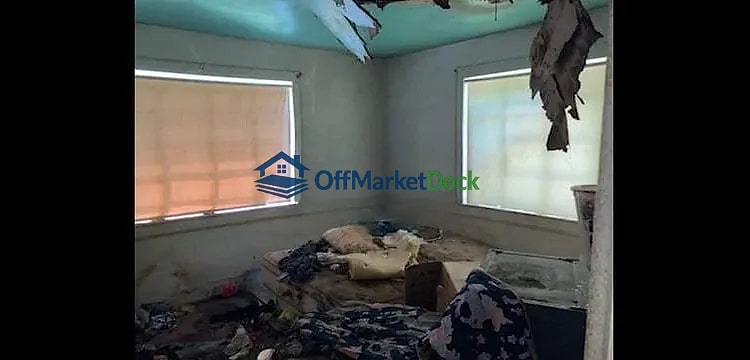 Off-market house in McKenzie, Tennessee — 2 beds, 1 bath, $52,200 — photo 8 of 8