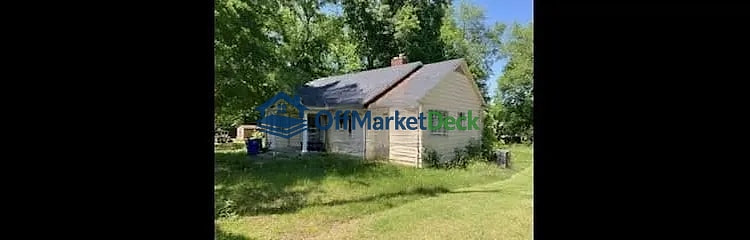 Off-market house in McKenzie, Tennessee — 2 beds, 1 bath, $52,200 — photo 3 of 8