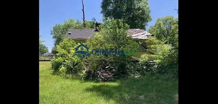 Off-market house in McKenzie, Tennessee — 2 beds, 1 bath, $52,200 — photo 5 of 8