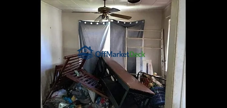 Off-market house in McKenzie, Tennessee — 2 beds, 1 bath, $52,200 — photo 6 of 8