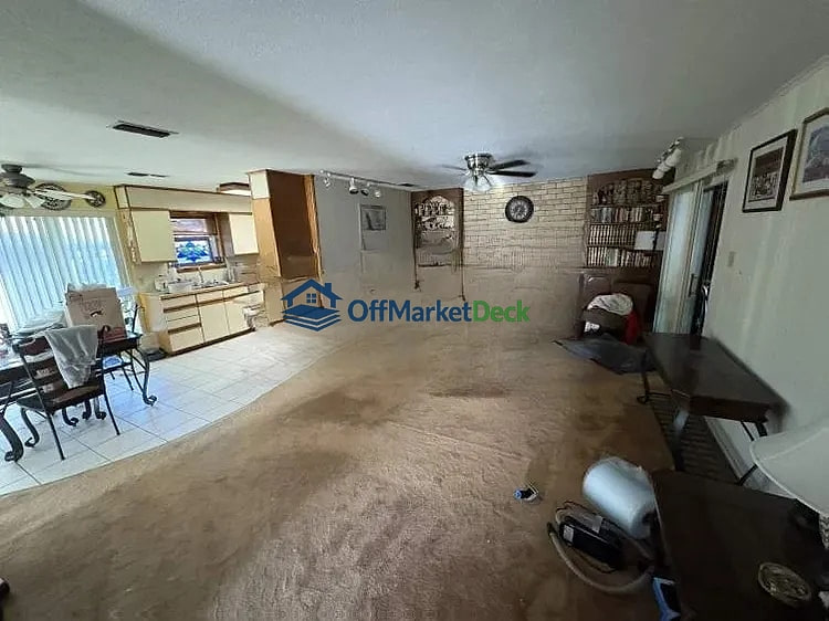 Off-market house in Fort Worth, Texas — 3 beds, 2 baths, $245,000 — photo 6 of 8
