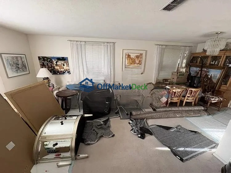 Off-market house in Fort Worth, Texas — 3 beds, 2 baths, $245,000 — photo 2 of 8