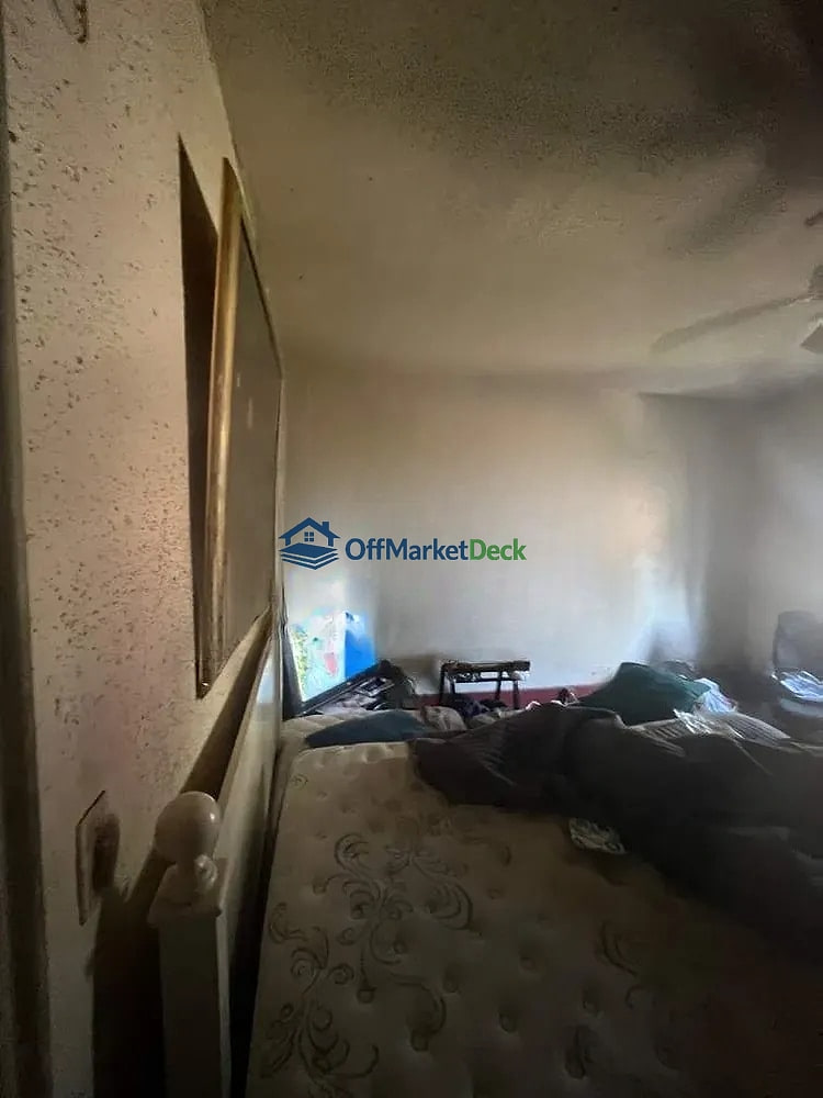 Off-market house in Erie, Pennsylvania — 2 beds, 1 bath, $18,600 — photo 6 of 8