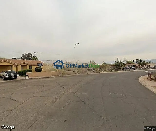 Off-market house in Phoenix, Arizona — 3 beds, 1 bath, $199,900 — photo 3 of 3