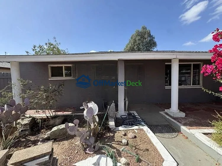 Off-market house in Phoenix, Arizona — 3 beds, 2.5 baths, $265,000