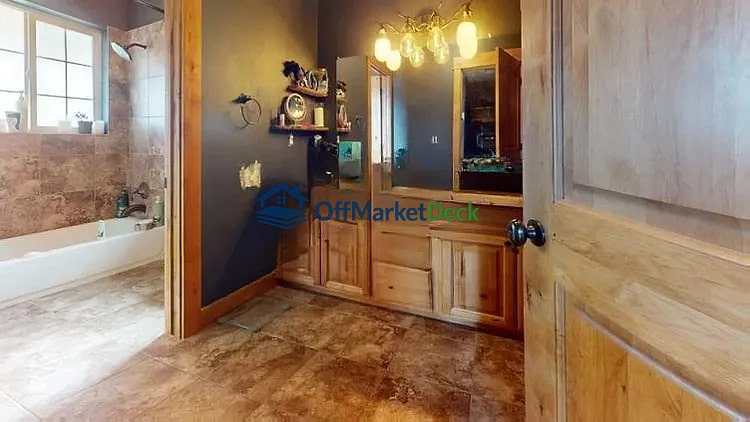 Off-market house in Heber City, Utah — 4 beds, 3 baths, $750,000 — photo 4 of 8