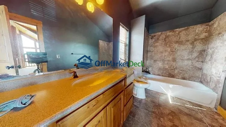 Off-market house in Heber City, Utah — 4 beds, 3 baths, $750,000 — photo 2 of 8