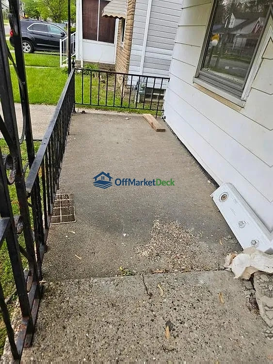 Off-market house in Detroit, Michigan — 2 beds, 1 bath, $27,000 — photo 8 of 8