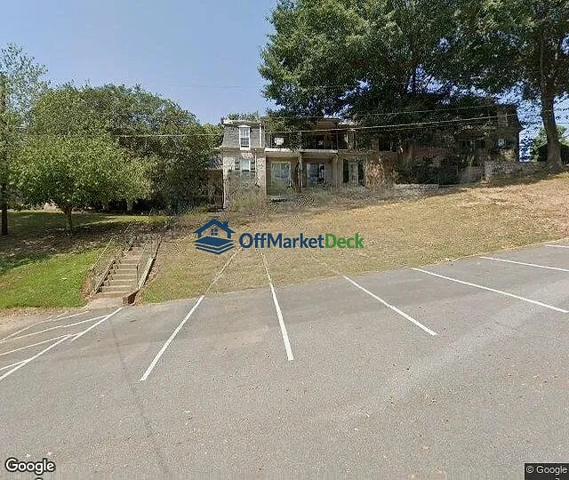 Off-market house in Atlanta, Georgia — 1 bed, 1 bath, $65,000 — photo 2 of 3
