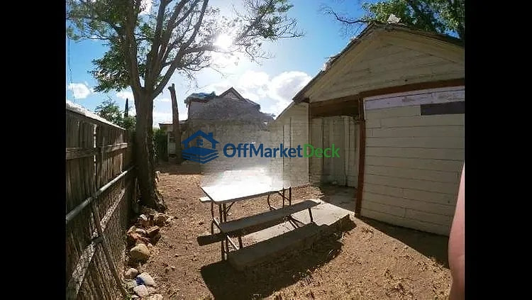 Off-market house in Globe, Arizona — 3 beds, 2 baths, $39,990 — photo 5 of 8