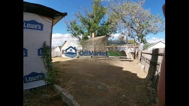 Off-market house in Globe, Arizona — 3 beds, 2 baths, $39,990 — photo 3 of 8