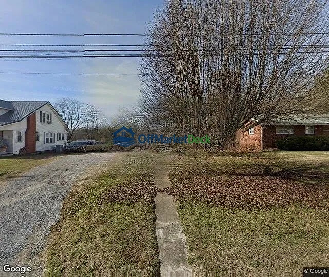 Off-market house in Weber City, Virginia — 2 beds, 1 bath, $68,000 — photo 3 of 3