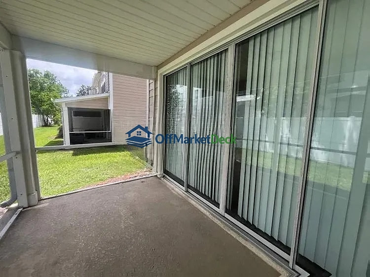 Off-market house in Jacksonville, Florida — 3 beds, 2.5 baths, $220,000 — photo 7 of 8