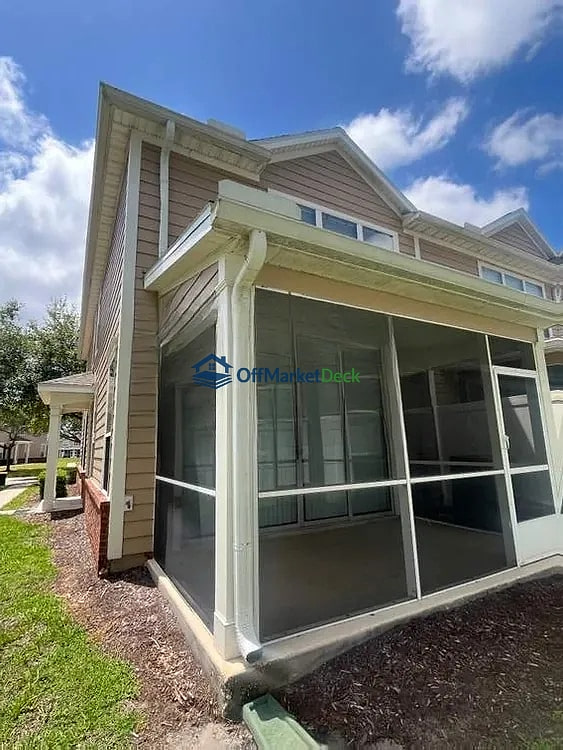 Off-market house in Jacksonville, Florida — 3 beds, 2.5 baths, $220,000 — photo 4 of 8