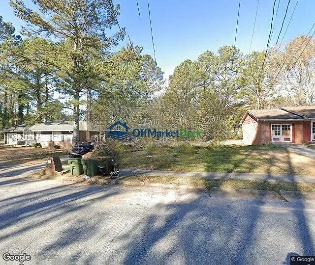 Off-market house in Atlanta, Georgia — 3 beds, 2 baths, $199,000 — photo 2 of 3