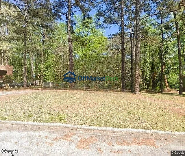 Off-market house in Riverdale, Georgia — 4 beds, 2 baths, $199,000 — photo 3 of 3