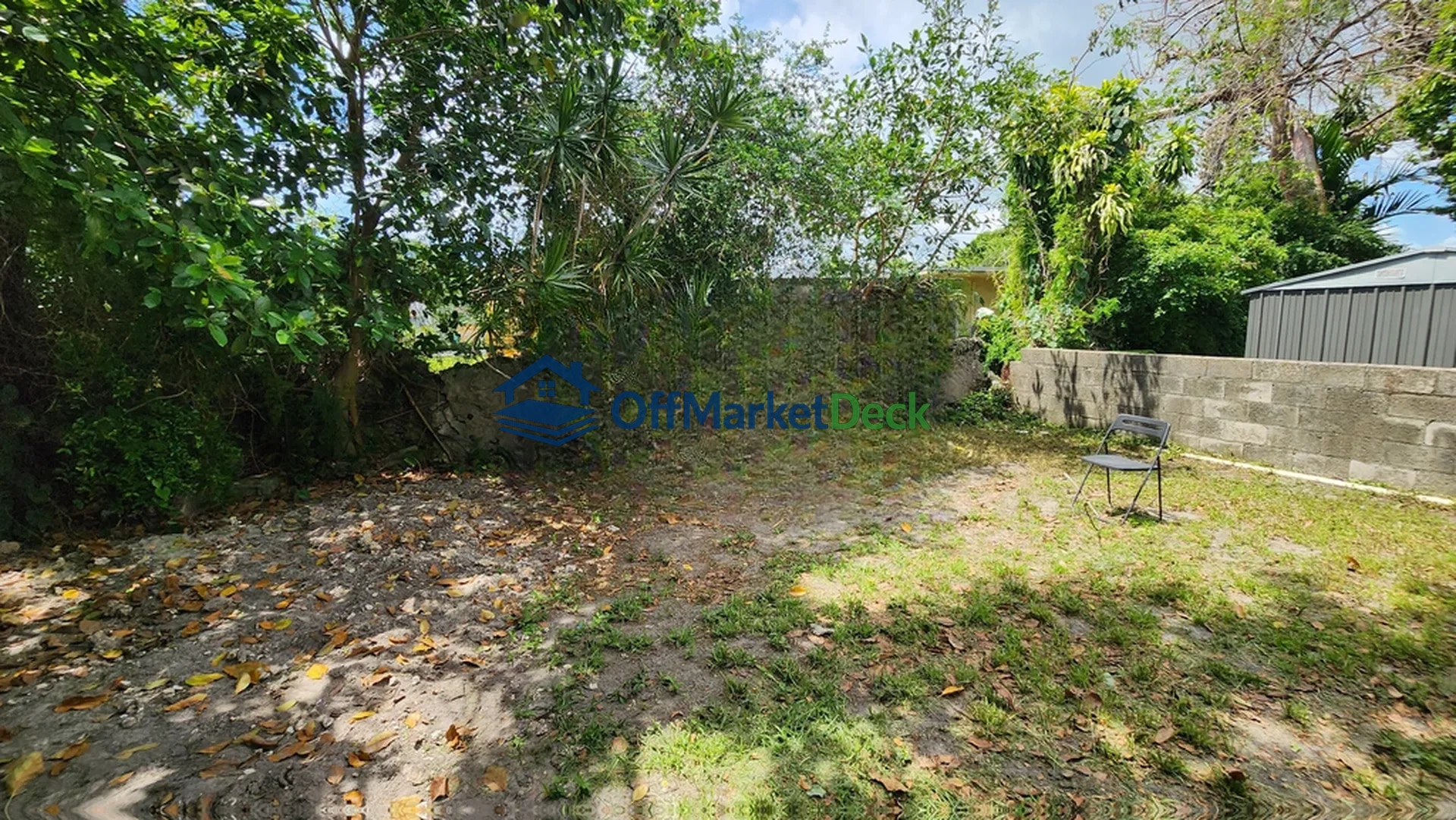 Off-market house in Miami, Florida — 4 beds, 2 baths, $287,000 — photo 8 of 8