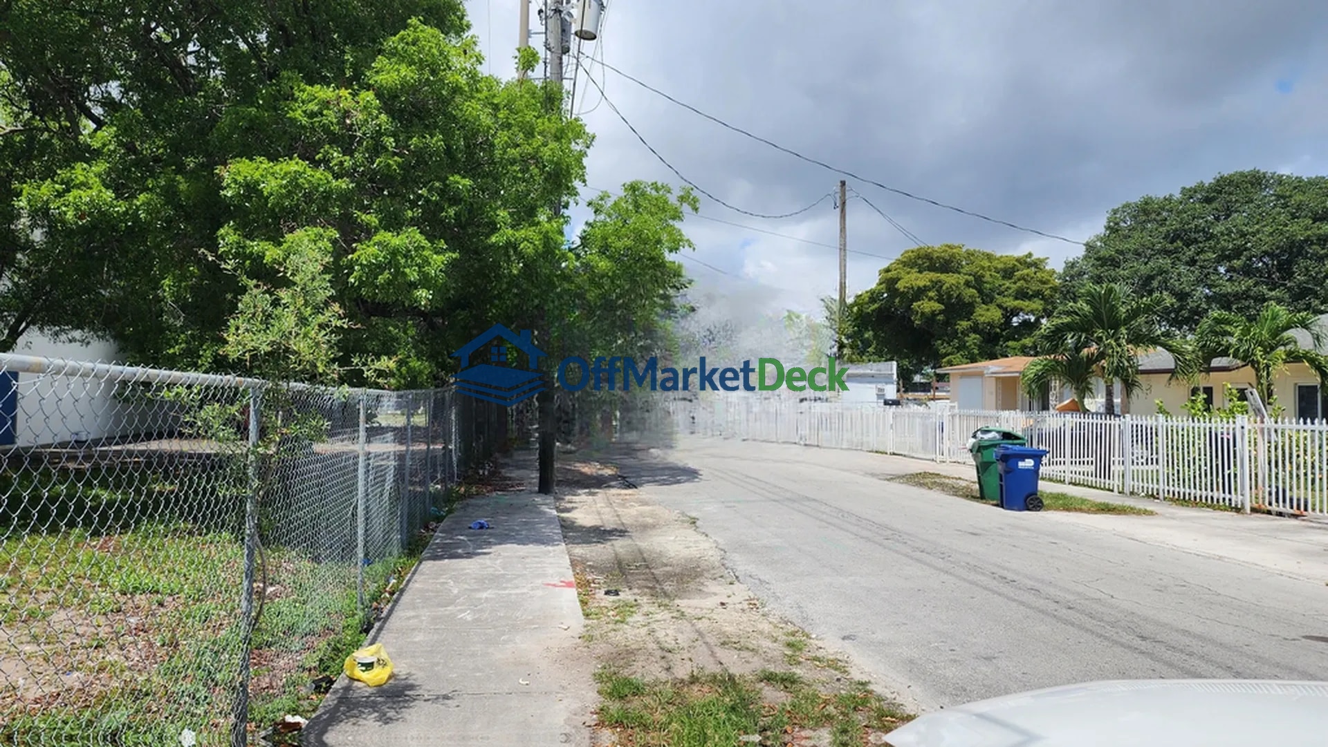Off-market house in Miami, Florida — 4 beds, 2 baths, $287,000 — photo 3 of 8