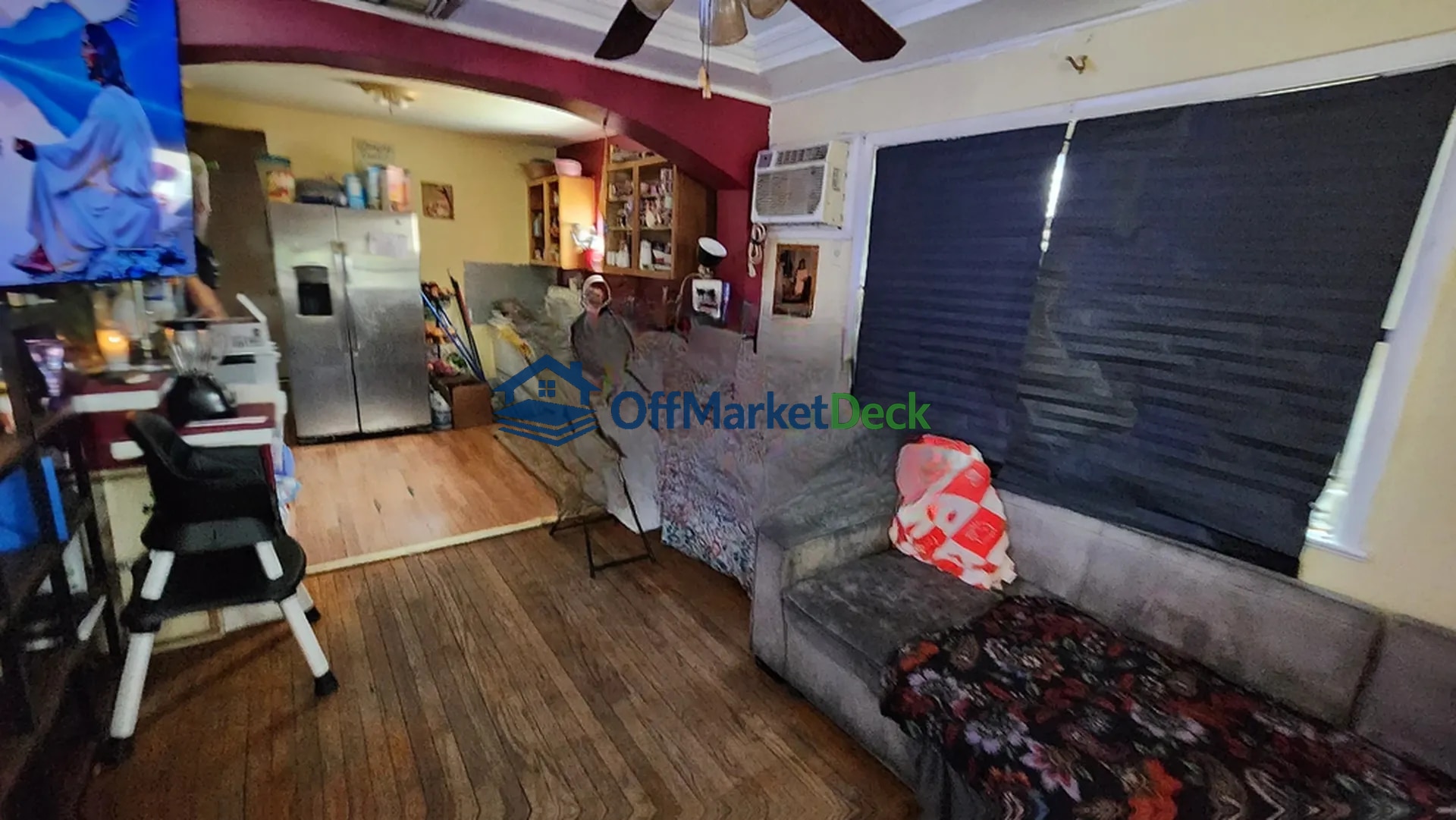 Off-market house in Miami, Florida — 4 beds, 2 baths, $287,000 — photo 7 of 8
