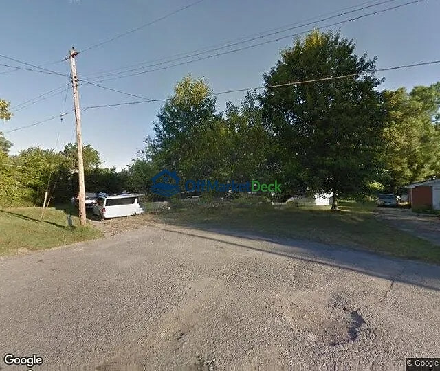 Off-market house in High Ridge, Missouri — 3 beds, 1 bath, $59,989 — photo 2 of 3