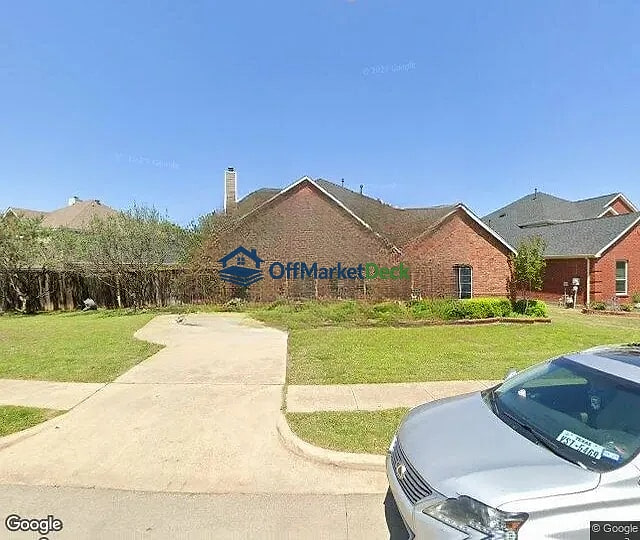 Off-market house in The Colony, Texas — 4 beds, 3.5 baths, $429,500 — photo 3 of 3