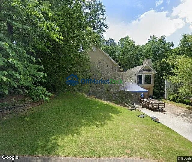 Off-market house in Kennesaw, Georgia — 4 beds, 3 baths, $350,000 — photo 2 of 3