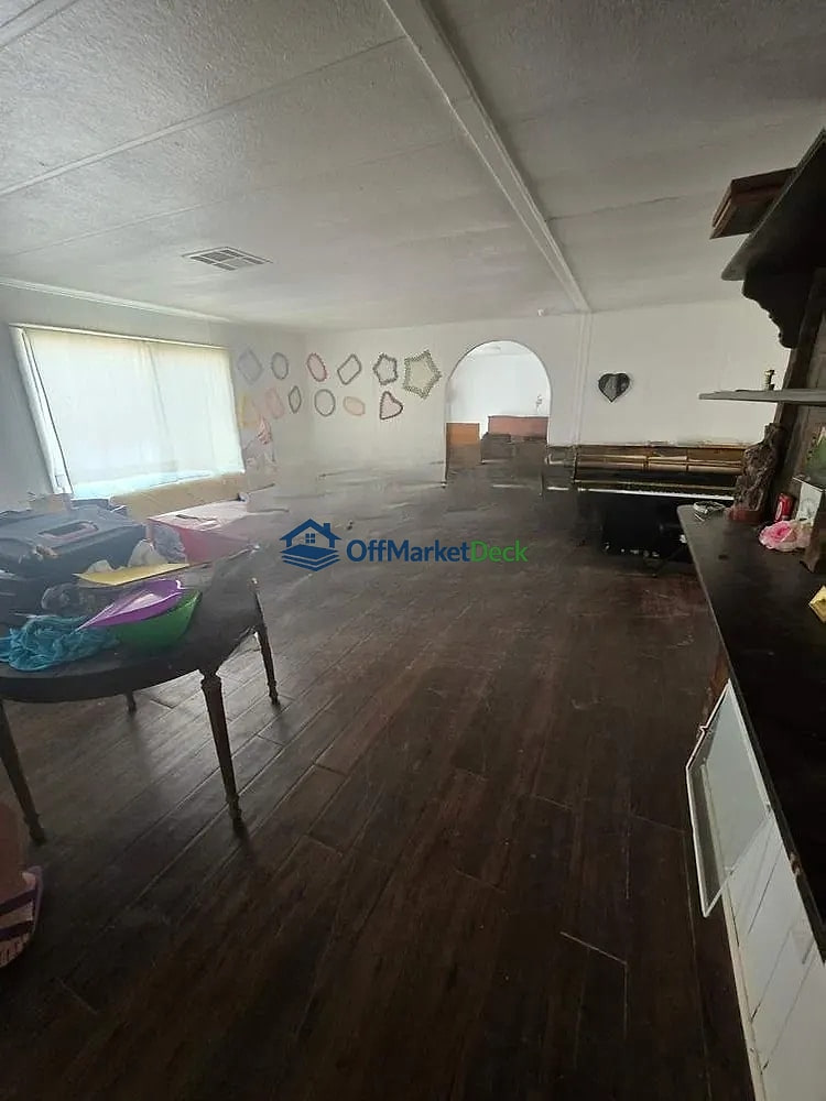 Off-market house in Marana, Arizona — 3 beds, 2 baths, $119,900 — photo 6 of 8