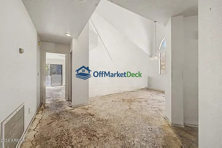 Off-market house in Gilbert, Arizona — 3 beds, 3.5 baths, $440,000 — photo 5 of 8