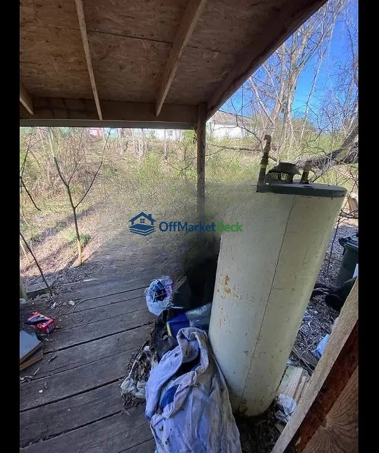 Off-market house in Ragland, Alabama — 2 beds, 1 bath, $13,000 — photo 8 of 8