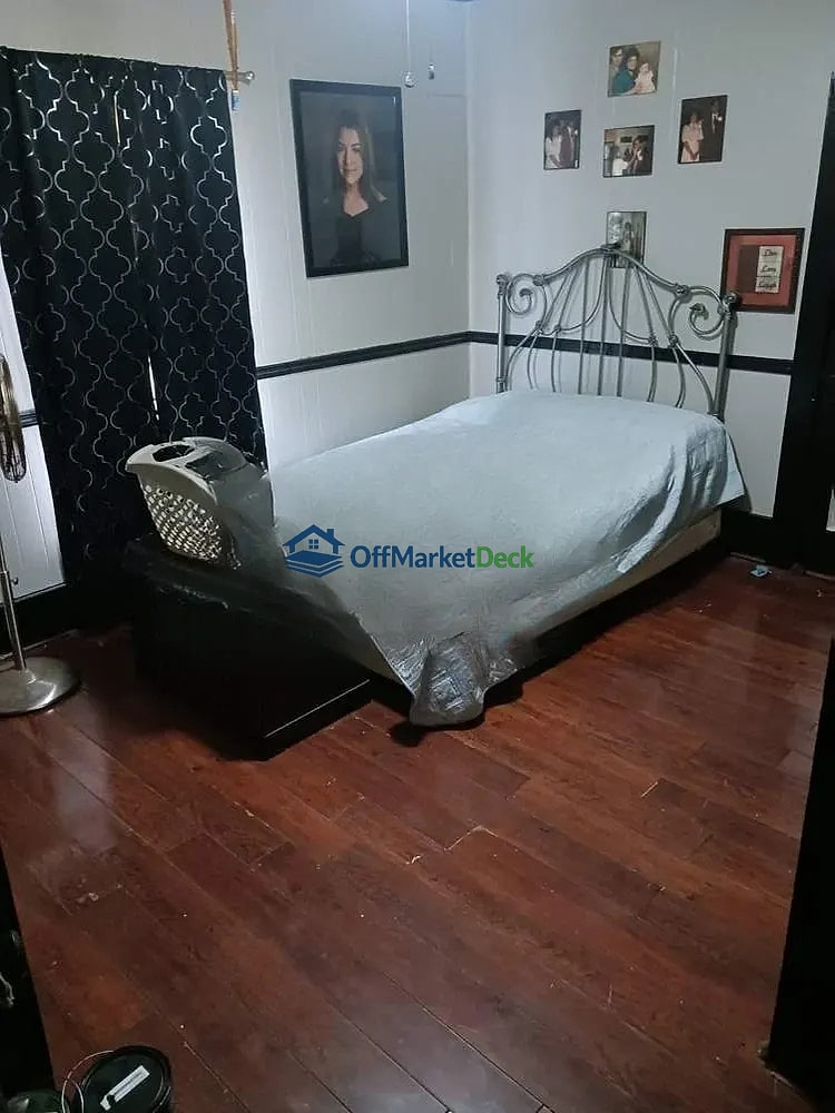 Off-market house in Mayfield, Kentucky — 3 beds, 1 bath, $67,500 — photo 6 of 8