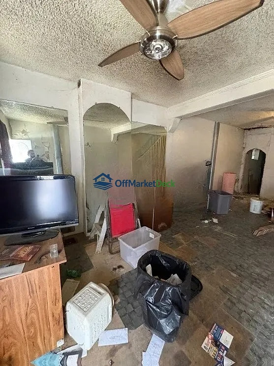 Off-market house in Philadelphia, Pennsylvania — 3 beds, 1 bath, $50,000 — photo 2 of 6