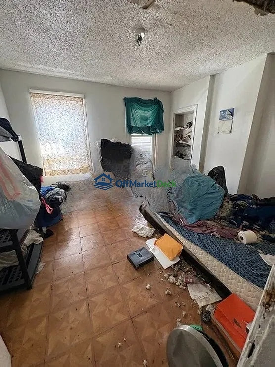 Off-market house in Philadelphia, Pennsylvania — 3 beds, 1 bath, $50,000 — photo 3 of 6