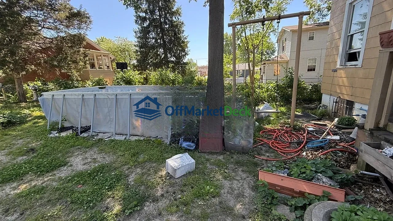 Off-market house in St. Louis, Missouri — 3 beds, 2 baths, $85,900 — photo 7 of 8