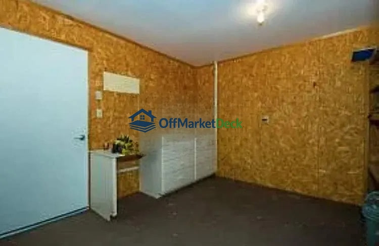 Off-market house in Lake Havasu City, Arizona — 3 beds, 2 baths, $240,000 — photo 6 of 8