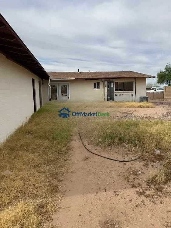 Off-market house in Casa Grande, Arizona — 3 beds, 2 baths, $218,000 — photo 8 of 8