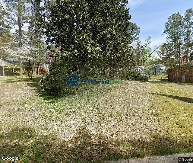 Off-market house in College Park, Georgia — 4 beds, 3 baths, $160,000 — photo 3 of 3