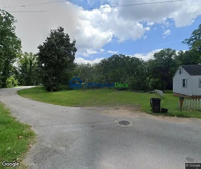 Off-market house in West Point, Georgia — 4 beds, 2 baths, $34,500 — photo 3 of 3