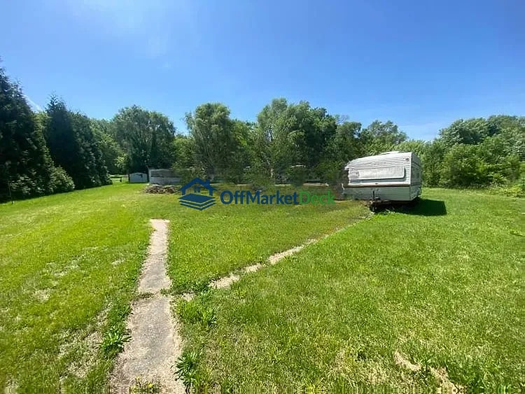 Off-market house in Lafayette, Indiana — 2 beds, 1.5 baths, $110,000 — photo 6 of 8