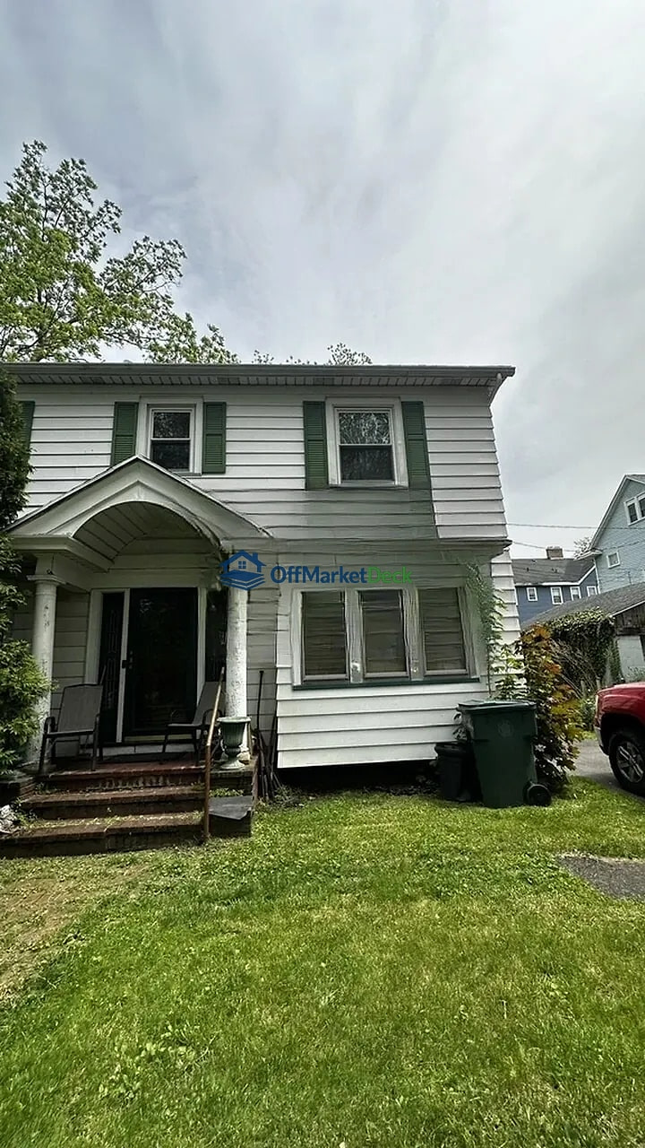 Off-market house in Rochester, New York — 3 beds, 1 bath, $69,900 — photo 3 of 8
