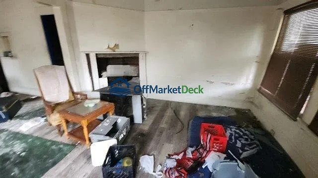 Off-market multi family in East Cleveland, Ohio — 6 beds, 2 baths, $55,000 — photo 2 of 8