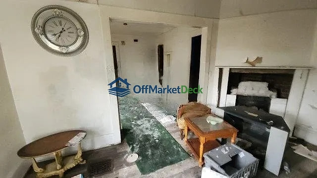 Off-market multi family in East Cleveland, Ohio — 6 beds, 2 baths, $55,000 — photo 3 of 8