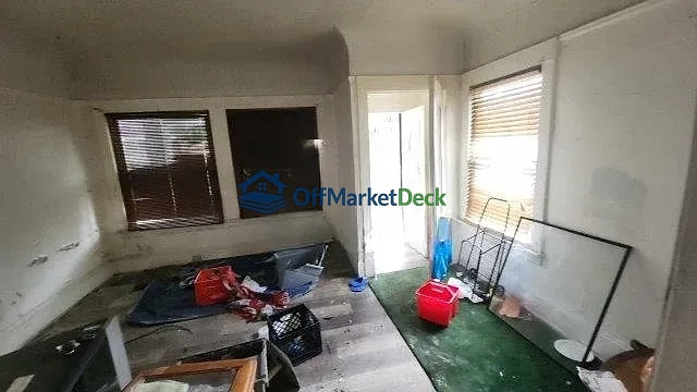 Off-market multi family in East Cleveland, Ohio — 6 beds, 2 baths, $55,000 — photo 7 of 8