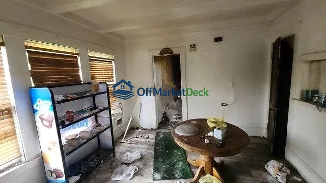 Off-market multi family in East Cleveland, Ohio — 6 beds, 2 baths, $55,000 — photo 6 of 8