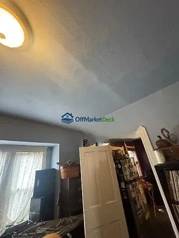 Off-market multi family in Cleveland, Ohio — 2 beds, 1 bath, $275,000 — photo 7 of 8