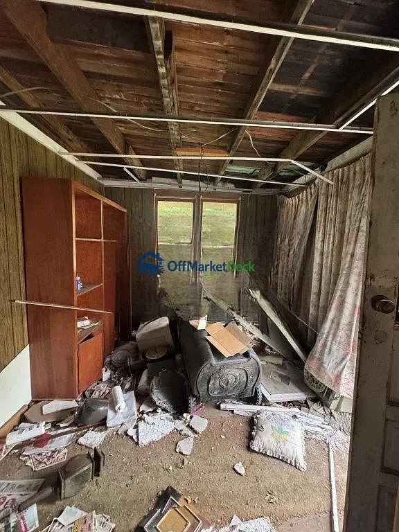 Off-market multi family in Cleveland, Ohio — 5 beds, 2 baths, $35,000 — photo 8 of 8