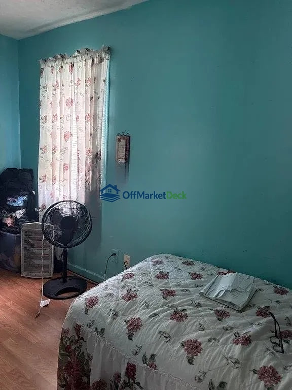 Off-market house in Cleveland, Ohio — 3 beds, 1 bath, $69,000 — photo 3 of 8