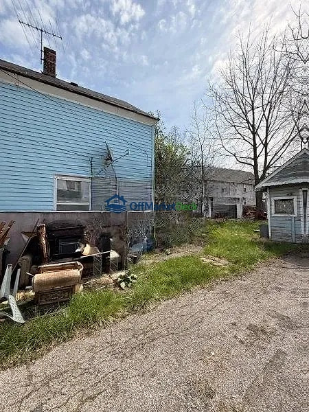 Off-market house in Cleveland, Ohio — 3 beds, 1 bath, $34,000 — photo 4 of 8