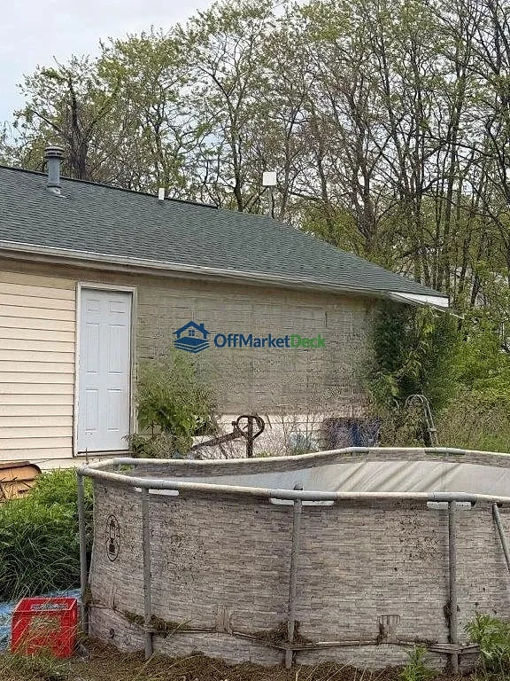 Off-market house in Cleveland, Ohio — 3 beds, 1.5 baths, $55,000 — photo 3 of 8