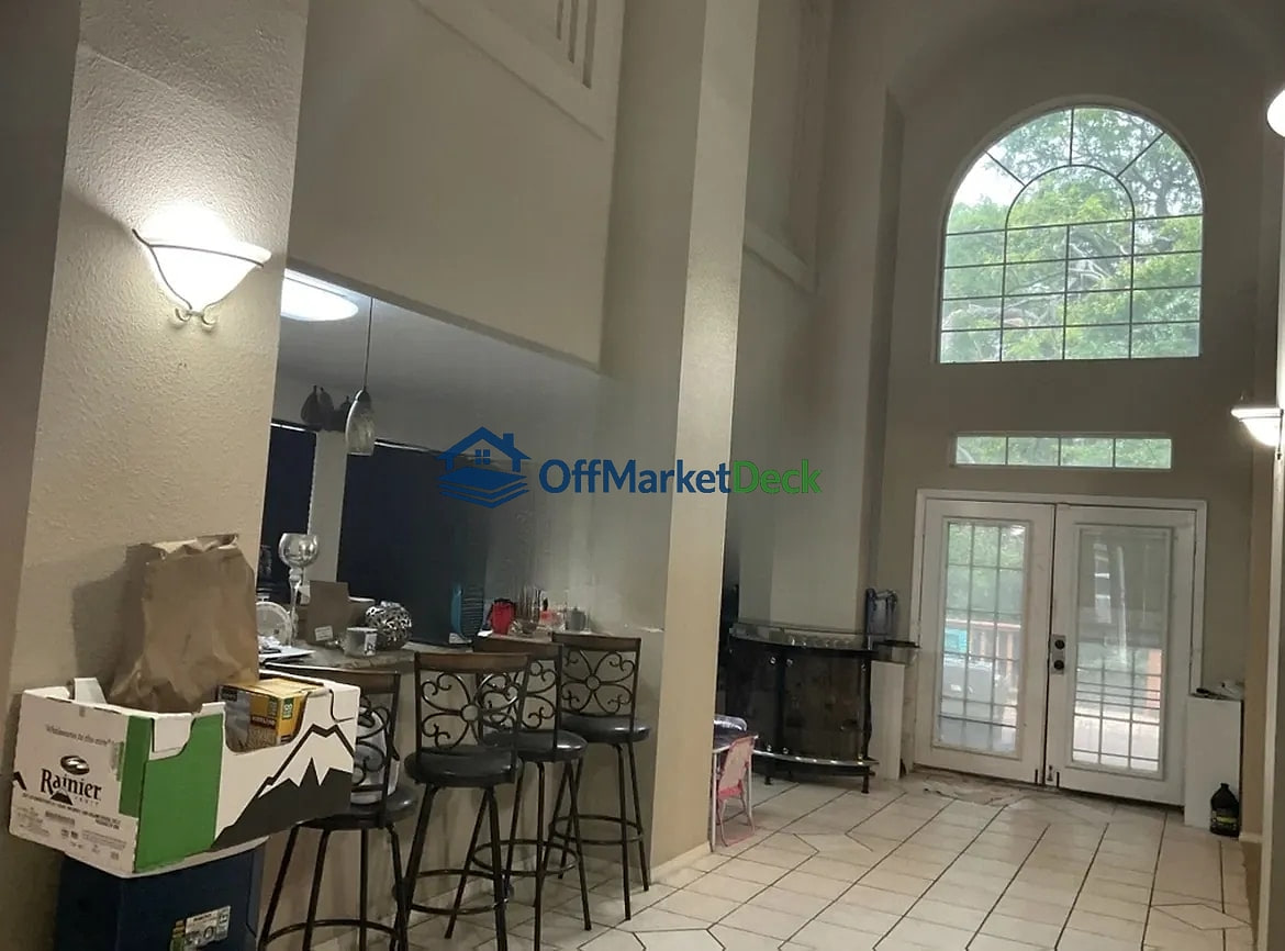 Off-market house in Duncanville, Texas — 5 beds, 2.5 baths, $384,940 — photo 6 of 8
