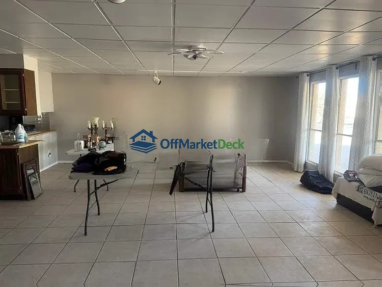 Off-market house in Arizona City, Arizona — 3 beds, 2 baths, $175,000 — photo 6 of 8